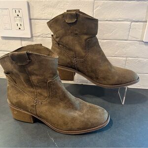 Merona sz 10 Sawyer olive fabric upper western style ankle boots